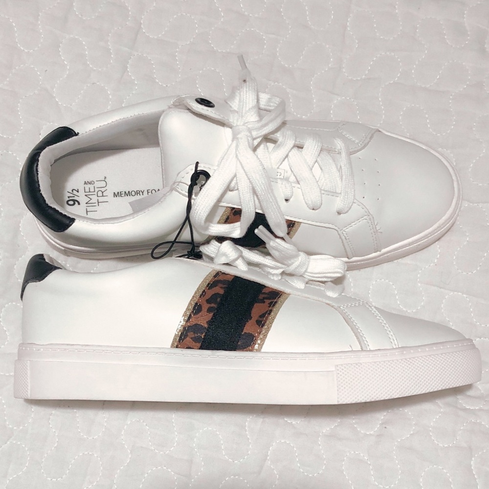 Time and Tru White/Leopard Stripe Shoe